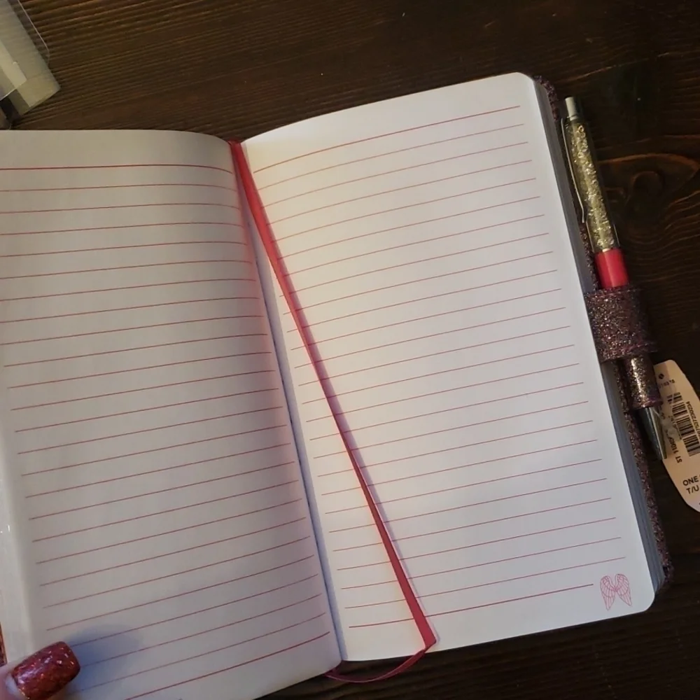 𝅺victoria secret notebook and pen. Set